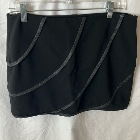 Diane von Furstenberg: Black Leather trim Mini Skirt- 10 - Picture 1 of 16